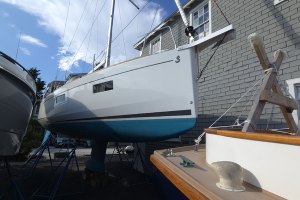 SUMMERPLACE 38ft Beneteau Yacht For Sale