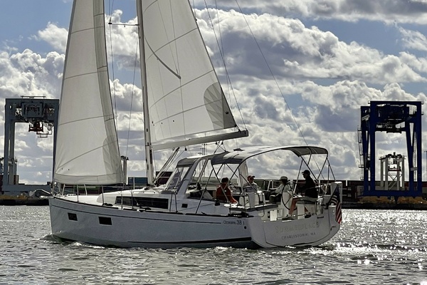 SUMMERPLACE 38ft Beneteau Yacht For Sale