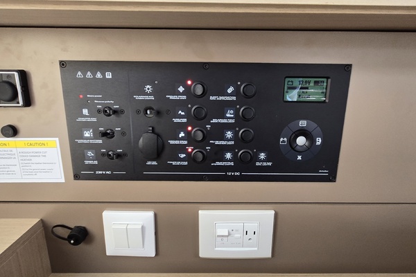 SUMMERPLACE 38ft Beneteau Yacht For Sale
