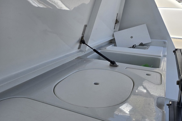KNOCK ON WOOD 53ft Hatteras Yacht For Sale