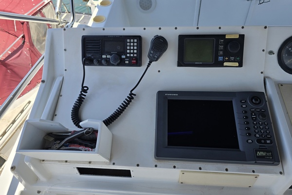KNOCK ON WOOD 53ft Hatteras Yacht For Sale