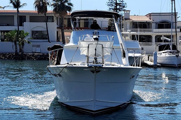 KNOCK ON WOOD 53ft Hatteras Yacht For Sale