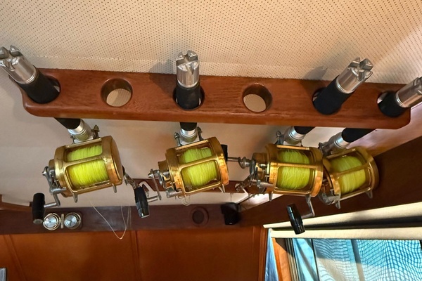 KNOCK ON WOOD 53ft Hatteras Yacht For Sale