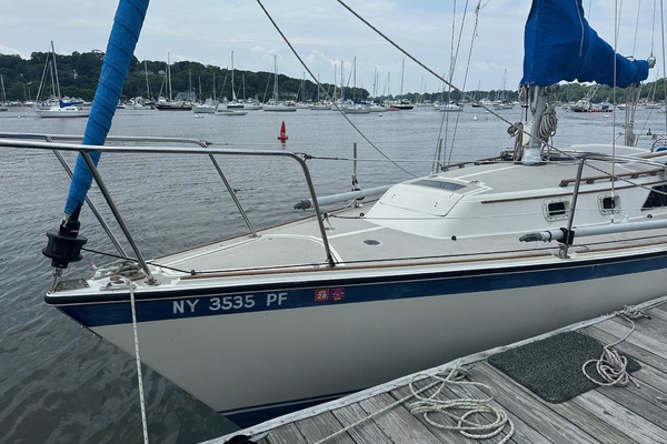 30ft O Day Yacht For Sale