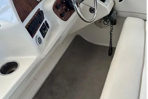 28ft Wellcraft Yacht For Sale