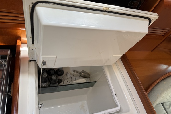 Lone Spar 36ft Beneteau Yacht For Sale