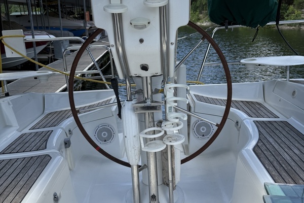 Lone Spar 36ft Beneteau Yacht For Sale