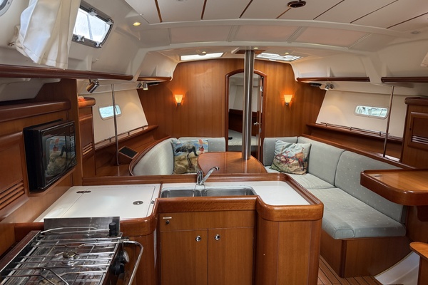 Lone Spar 36ft Beneteau Yacht For Sale