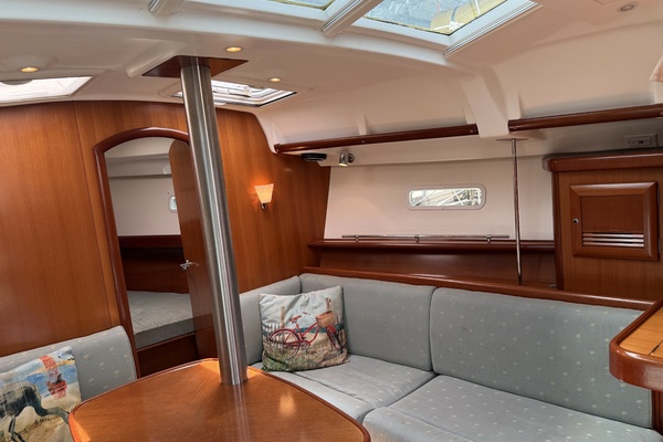 Lone Spar 36ft Beneteau Yacht For Sale