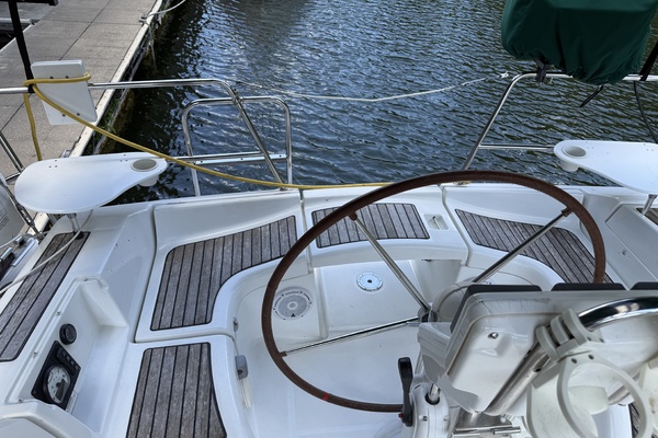 Lone Spar 36ft Beneteau Yacht For Sale