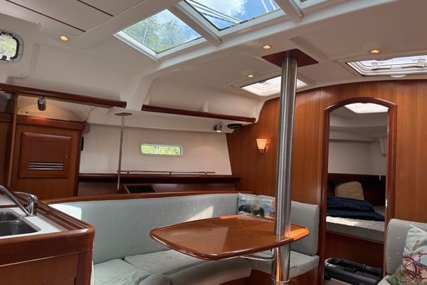 Lone Spar 36ft Beneteau Yacht For Sale