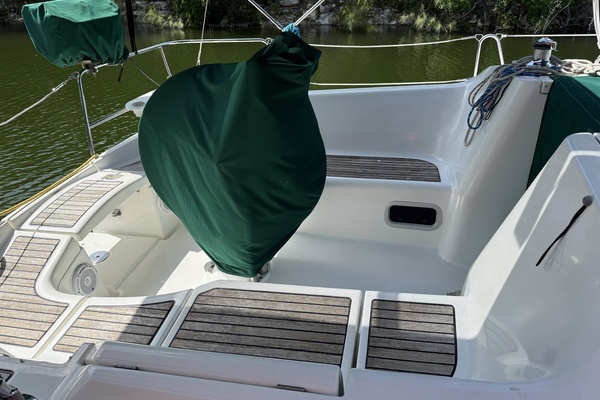 Photo of the 2007 Beneteau 373 "Lone Spar"