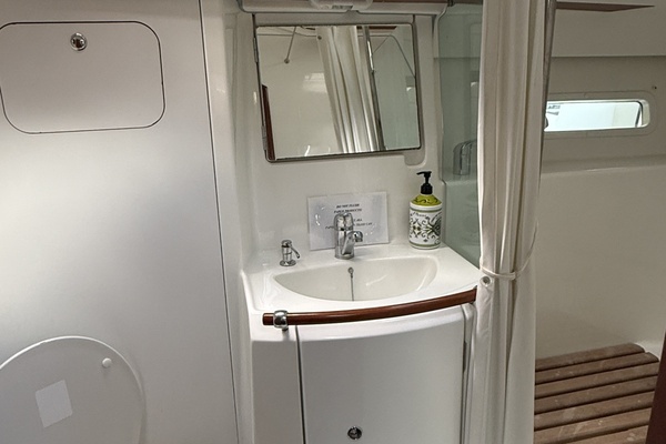 Lone Spar 36ft Beneteau Yacht For Sale