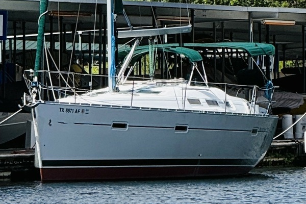 Lone Spar 36ft Beneteau Yacht For Sale