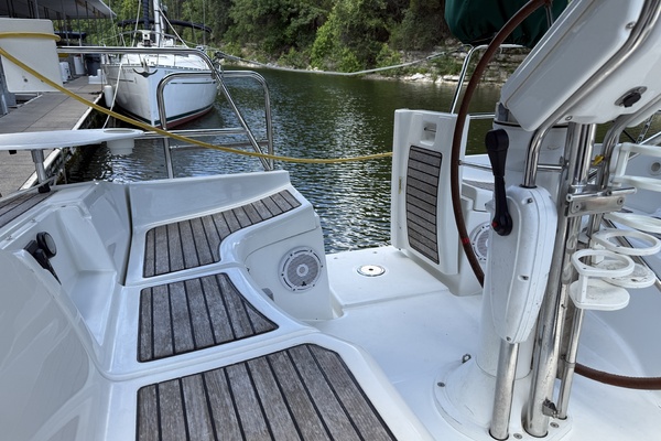 Lone Spar 36ft Beneteau Yacht For Sale
