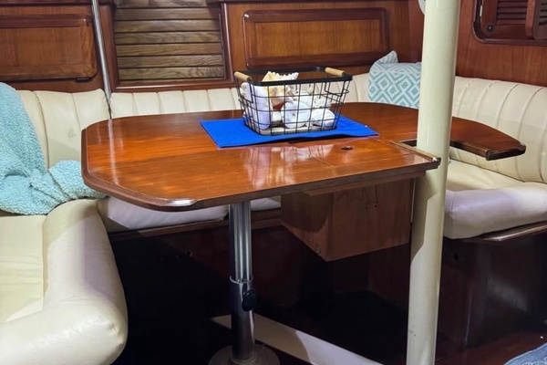 Skadi 37ft Hunter Yacht For Sale