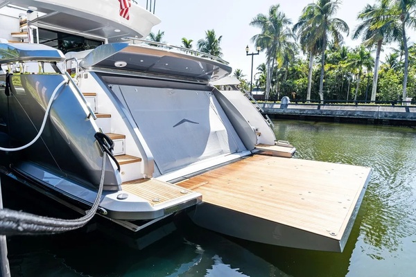 80ft Azimut Yacht For Sale