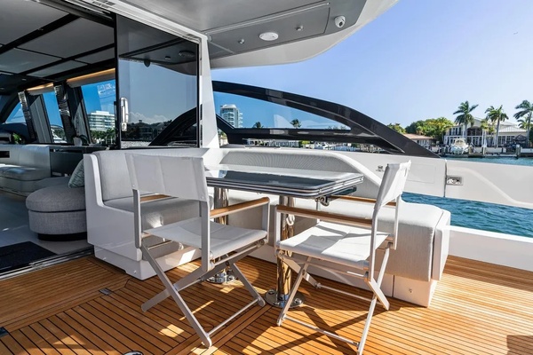 80ft Azimut Yacht For Sale
