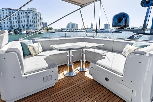 80ft Azimut Yacht For Sale