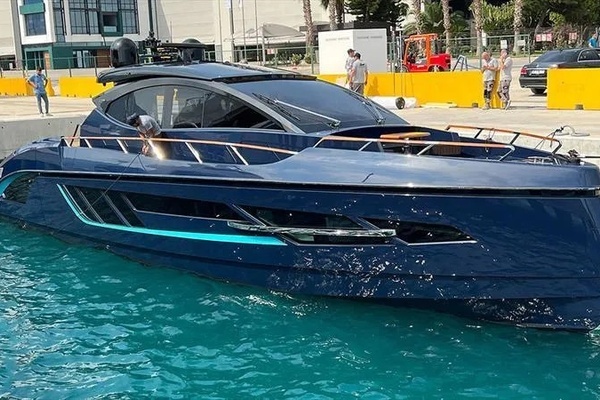 2023 Lazzara Yachts 67