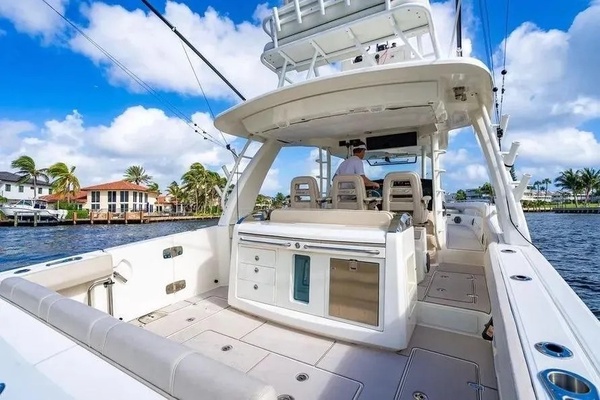 42ft Boston Whaler Yacht For Sale