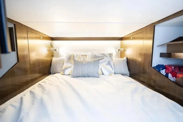 Cruisers Yachts  Yacht For Sale