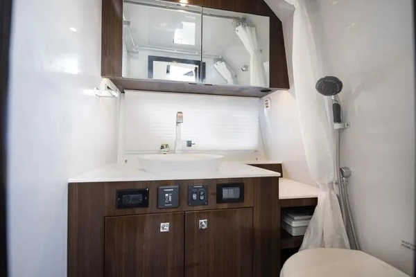 Cruisers Yachts  Yacht For Sale