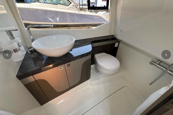 32ft Galeon Yacht For Sale