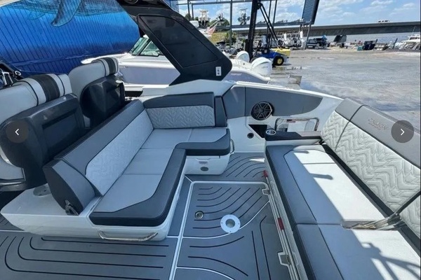 32ft Galeon Yacht For Sale