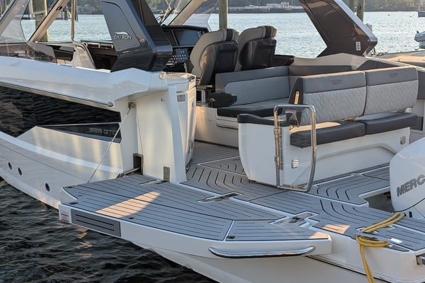 32ft Galeon Yacht For Sale