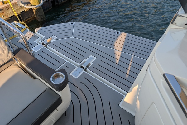 32ft Galeon Yacht For Sale