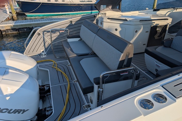 32ft Galeon Yacht For Sale