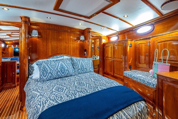 Hinckley Talaria 55 MKII Yacht For Sale