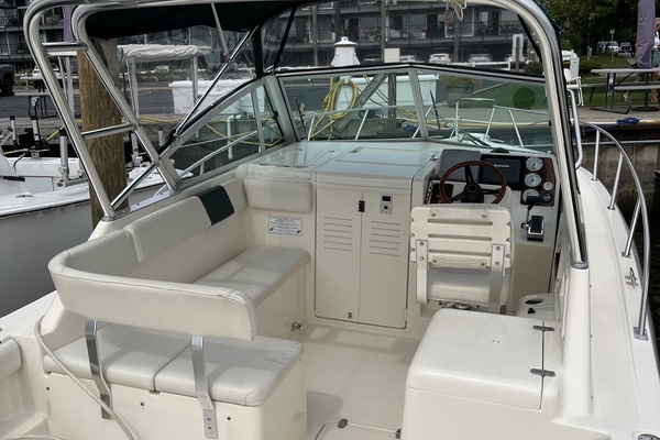28ft Pursuit Yacht For Sale