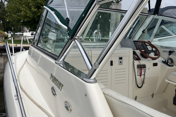 28ft Pursuit Yacht For Sale