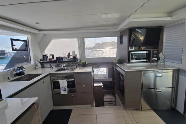 Noelani 42ft Leopard Yacht For Sale