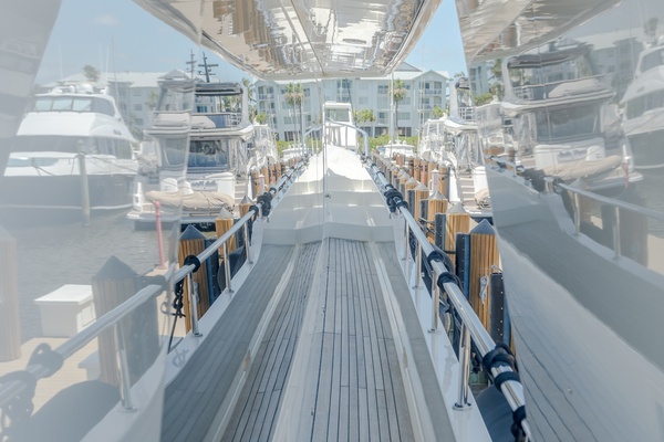 ZEPHYR 100ft Ocean Alexander Yacht For Sale