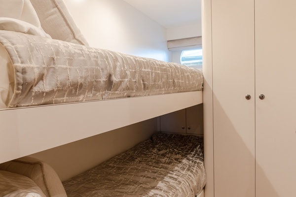 ZEPHYR 100ft Ocean Alexander Yacht For Sale