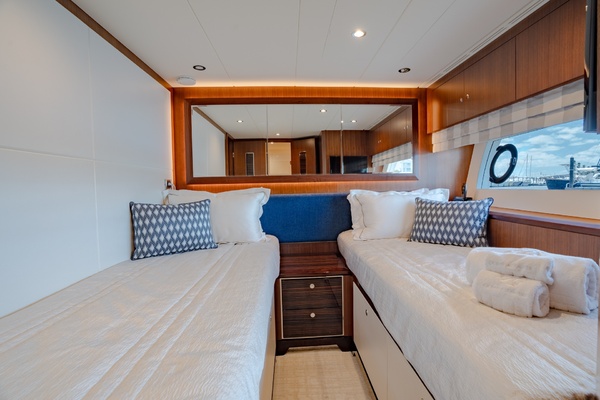 ZEPHYR 100ft Ocean Alexander Yacht For Sale
