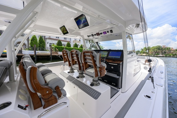 2023 Everglades 45