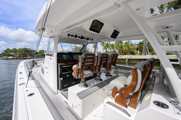 2023 Everglades 45