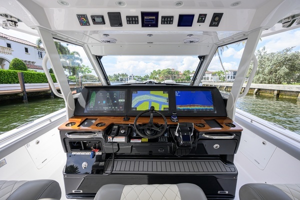 2023 Everglades 45