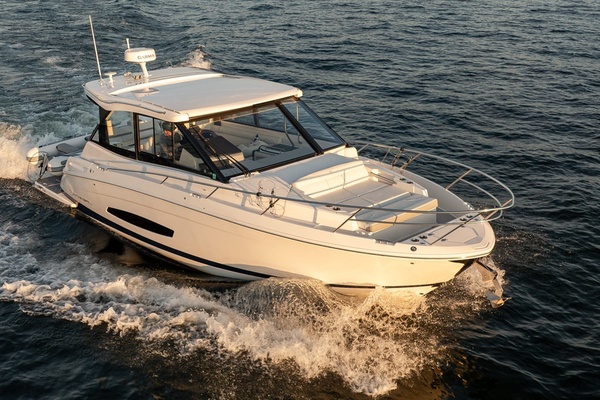 CAPTAIN MORGAN 36ft Regal Yacht For Sale