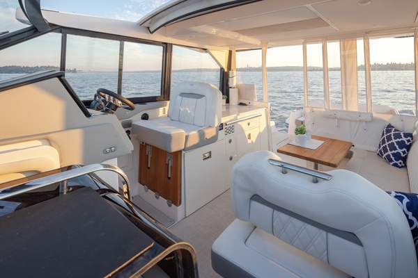 CAPTAIN MORGAN 36ft Regal Yacht For Sale