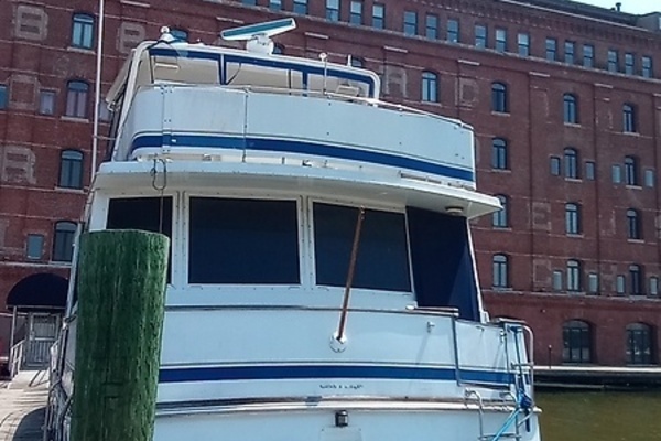 Photo of the 1986 Chris-Craft Constellation 500 "Dreamin Aweigh"