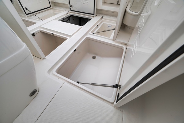 SeaVee 370Z Yacht For Sale