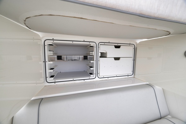SeaVee 370Z Yacht For Sale