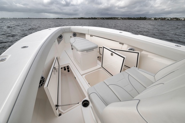 SeaVee 370Z Yacht For Sale