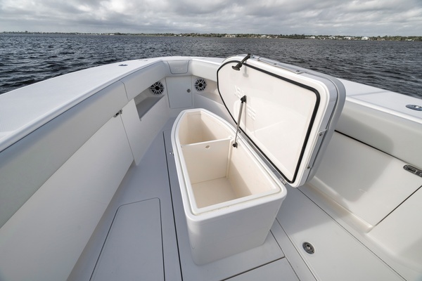 SeaVee 370Z Yacht For Sale