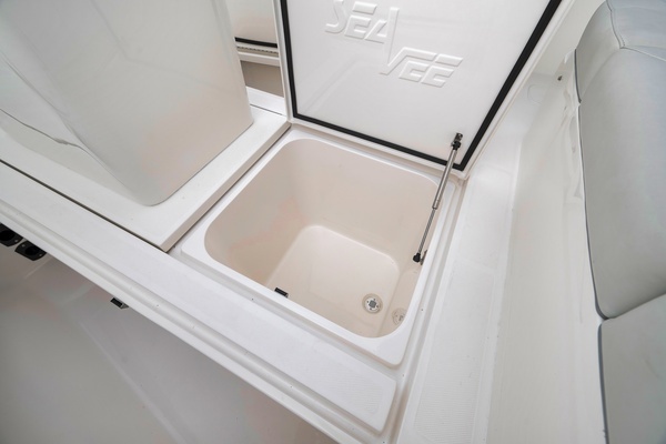 SeaVee 370Z Yacht For Sale